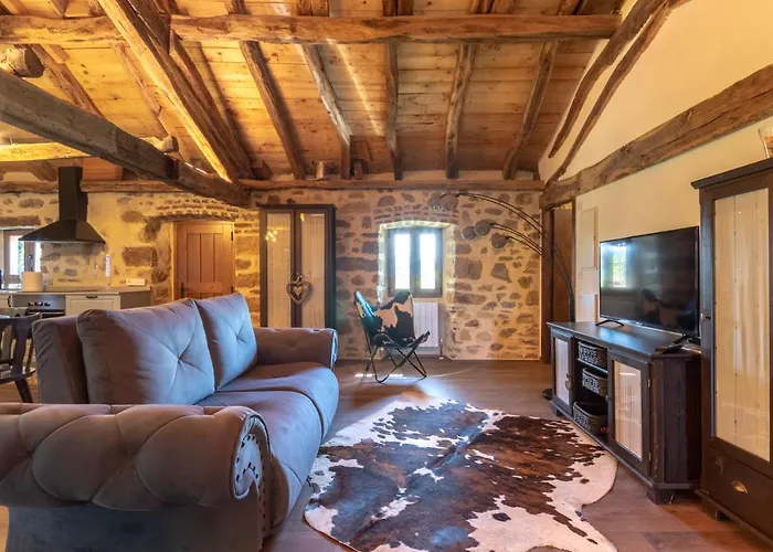 Bilbao Nature With Parking By Aston *