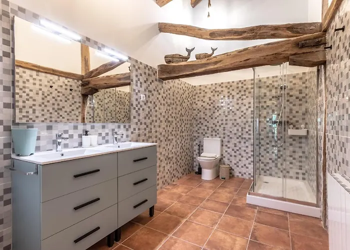 Bilbao Nature With Parking By Aston *